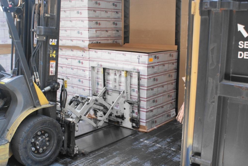 スライドパレット、パレット倉庫、製品の段積み、出荷、物流、消耗品メーカー、在庫、直接販売可能